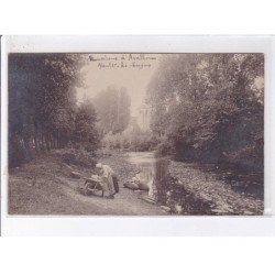 VAULT-de-LUGNY: femme près d'une petite rivière - très bon état