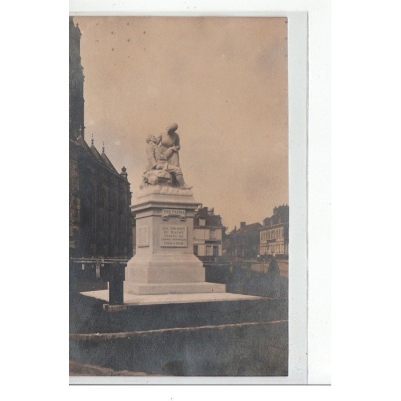 BUCHY - Monument aux Morts - CARTE PHOTO - très bon état