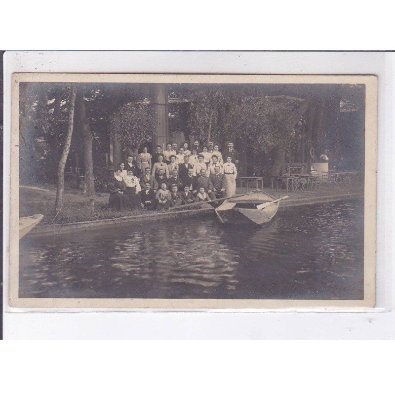 SAINT-MAUR: les bords de la marne, groupe de personne, petit bateau - très bon état