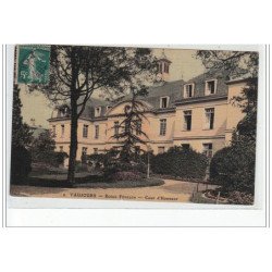 VAUJOURS - Ecole Fénelon _ Cour d'Honneur - très bon état