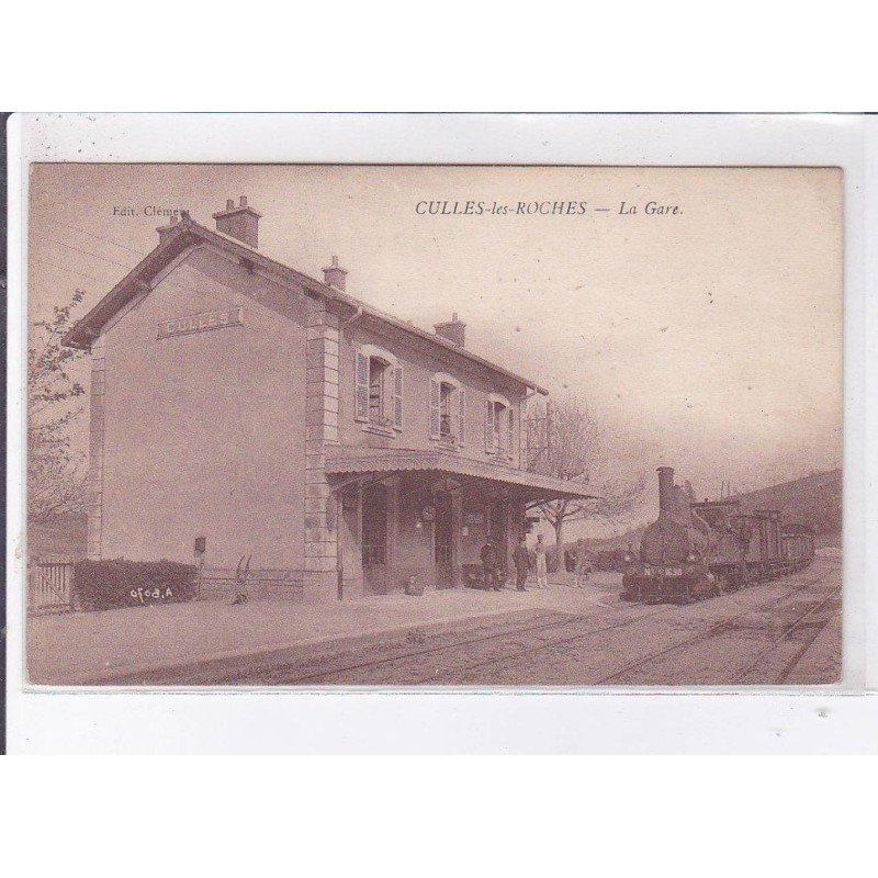 CULLES-les-ROCHES: la gare - très bon état