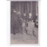 PARIS: crue de la seine janvier 1910 agent de garde se chauffent les mains - très bon état