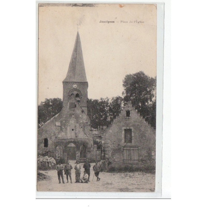 JOUAIGNES - Place de l'église - très bon état JOUAIGNES - Place de l'église - très bon état