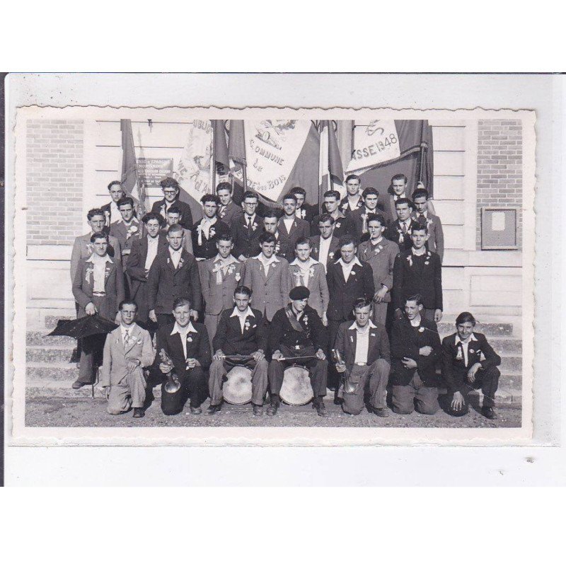 SAINTE-GENEVIEVE-des-BOIS: classe 1948, montargis - très bon état