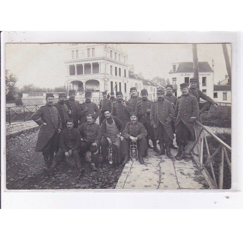 MONTIGNY SUR LOING: militaire, hôtel "au pont de bourgogne" - très bon état