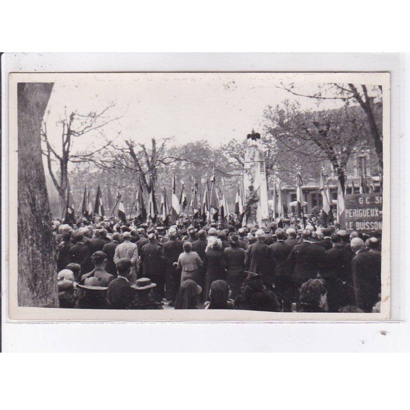 DORDOGNE: monument aux morts - très bon état