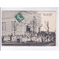 EZY: un travesti salle des fêtes - état