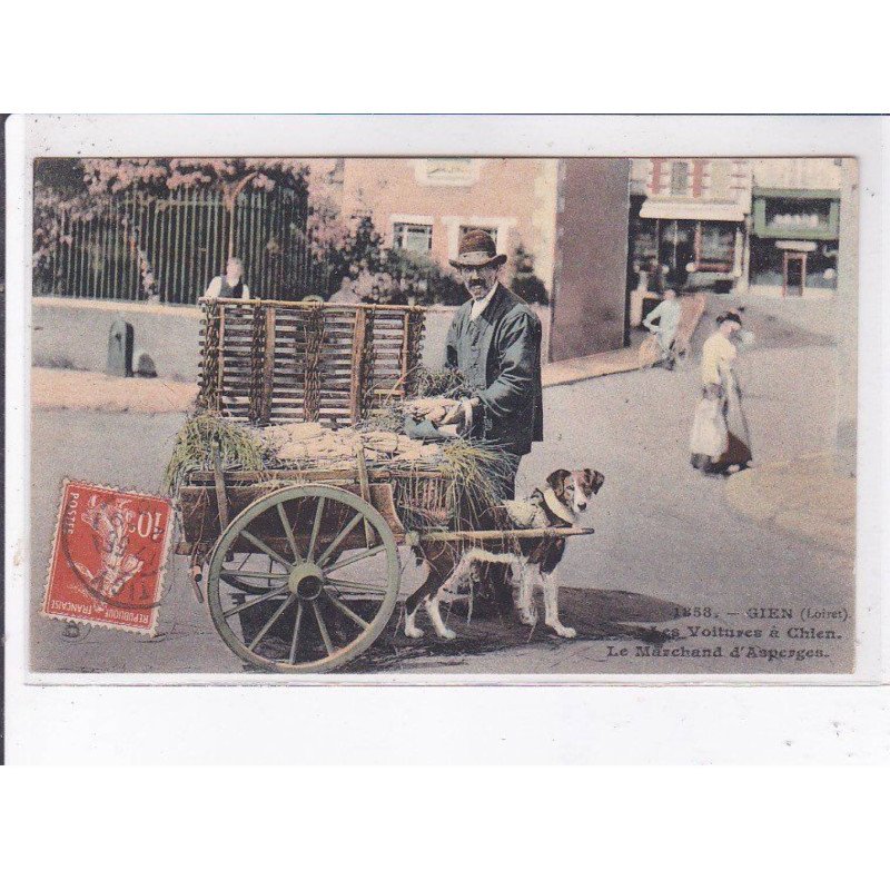 GIEN: les voitures à chien le marchand d'asperge - très bon état