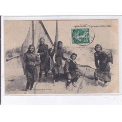 PARIS-PLAGE: pêcheuses de crevettes - très bon état