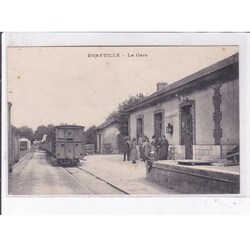 EGREVILLE: la gare - très bon état