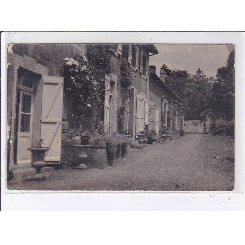 LA CROIX SUR GARTEMPE PAR LE DORAT: logis de la croix du moine - très bon état