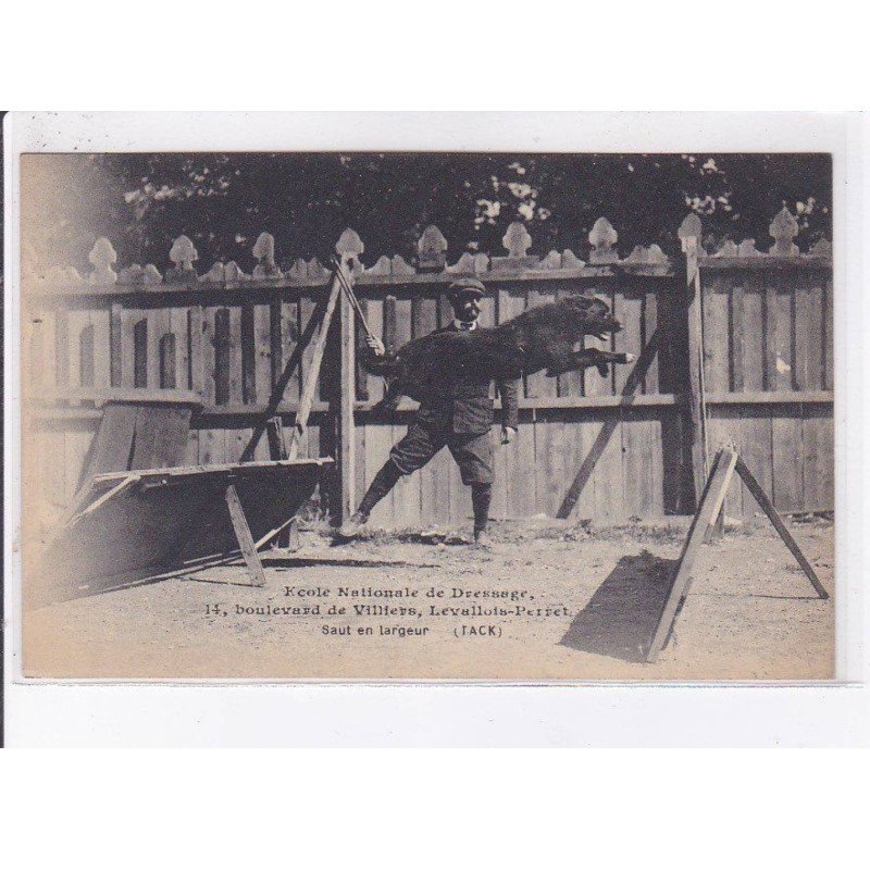 LEVALLOIS-PERRET: école nationale de dressage, saut en largeur - très bon état