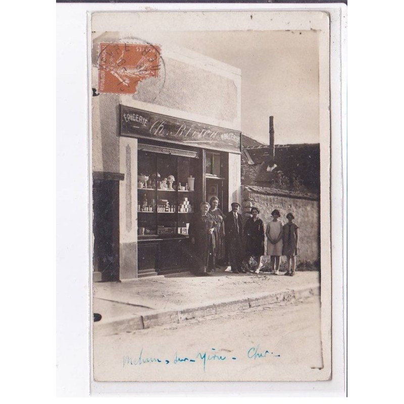 MEHUN-sur-YEVRE: épicerie rivière - très bon état