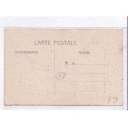 PLOUGUESNAST: église, la sortie de le messe - très bon état