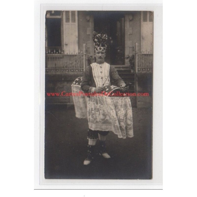 PAYS BASQUE : carte photo d'un danseur basque (costume de fête) vers 1910 - très bon état PAYS BASQUE : carte photo d'un danseur basque (costume de fête) vers 1910 - très bon état