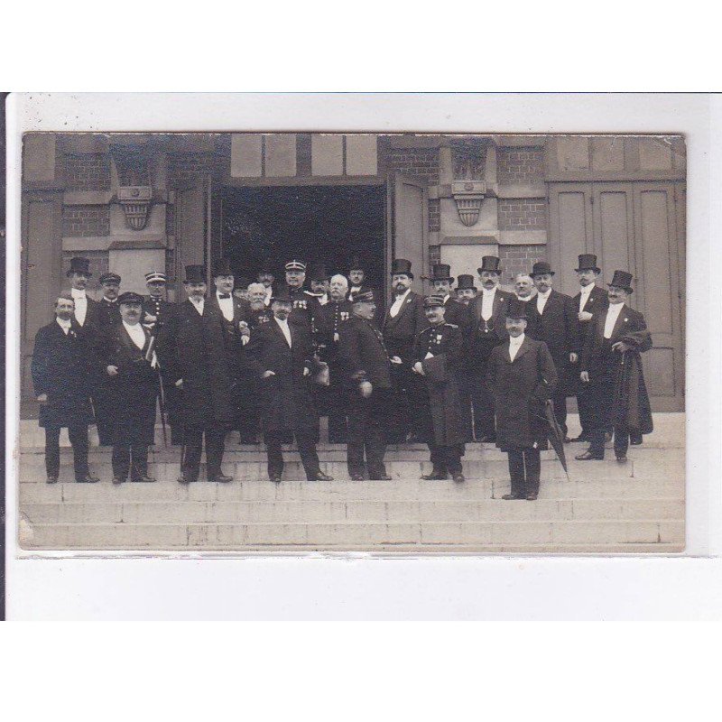 LILLE(?): officiers militaires - état