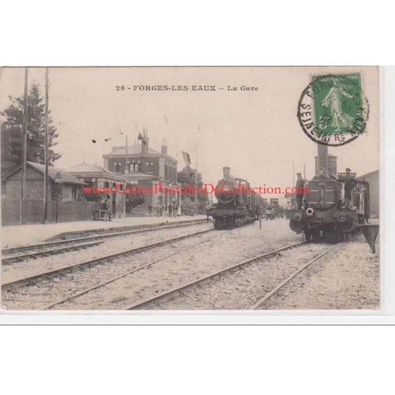 FORGES LES EAUX : la gare - très bon état