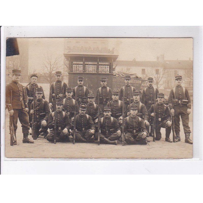 PARIS: 75012 militaire à la caserne de neuilly - très bon état