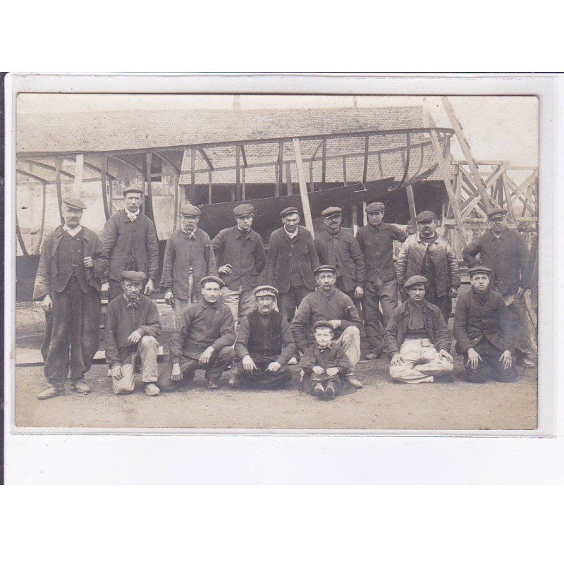 MONTEREAU: thion constructeur de bateaux - très bon état