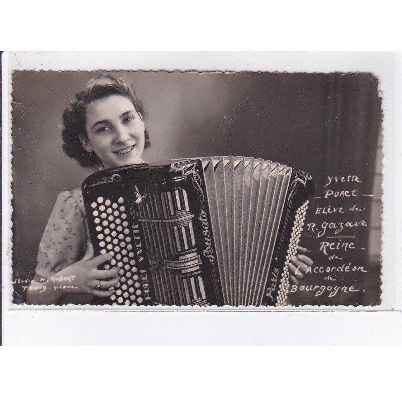 PARLY: Yvette Poret, accordéon - état