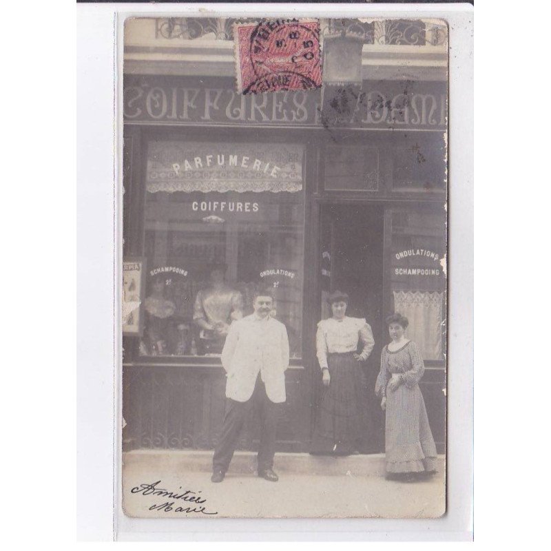 NEUILLY-sur-SEINE: coiffures, parfumerie (salon de coiffure) - très bon état NEUILLY-sur-SEINE: coiffures, parfumerie (salon de coiffure) - très bon état