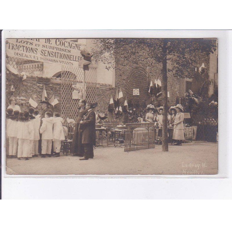 NEUILLY-sur-SEINE: kermesse, mat de cocagne - état NEUILLY-sur-SEINE: kermesse, mat de cocagne - état