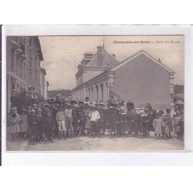 CHAMPAGNE-sur-SEINE: sortie des écoles - très bon état