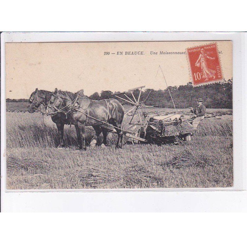 EN BEAUCE: une moissonneuse - état