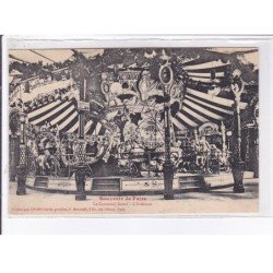 PARIS: souvenir de foire, le carroussel fermé, l'intérieur, manège - très bon état