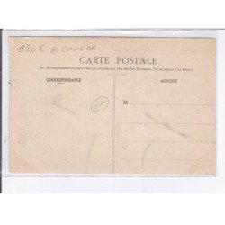 PARIS: souvenir de foire, le carroussel fermé, l'intérieur, manège - très bon état