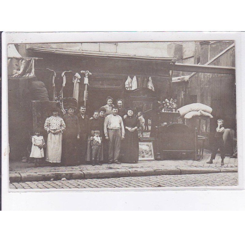 PARIS: 75018, impasse au 19 rue Jessaint, meumbles, brocante - très bon état