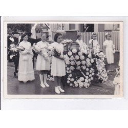 ZILLISHEIM: personnages et cercueil - très bon état