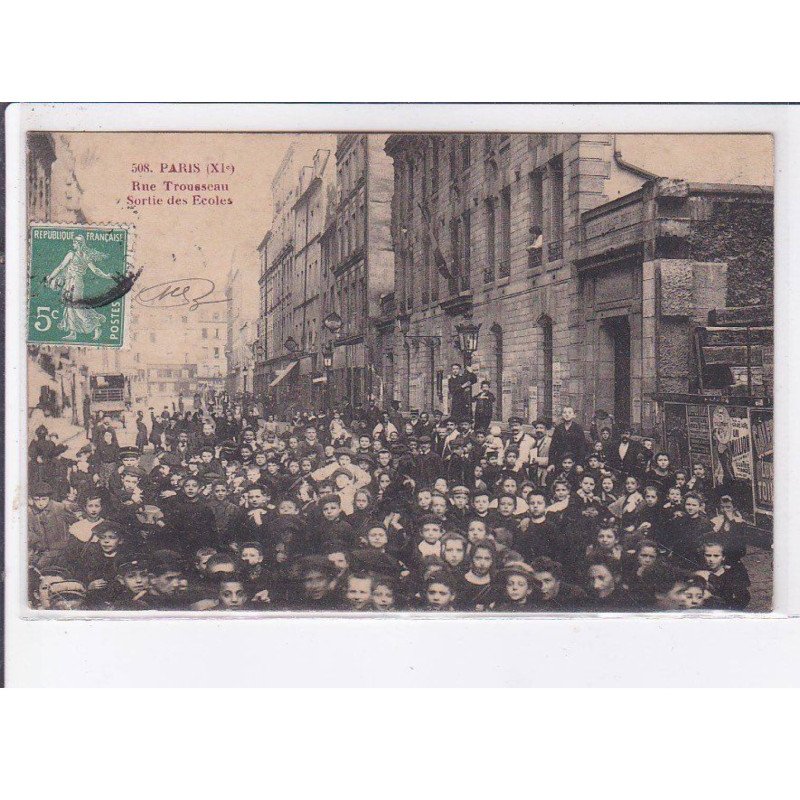 PARIS: 75009, rue trousseau, sortie des écoles - très bon état
