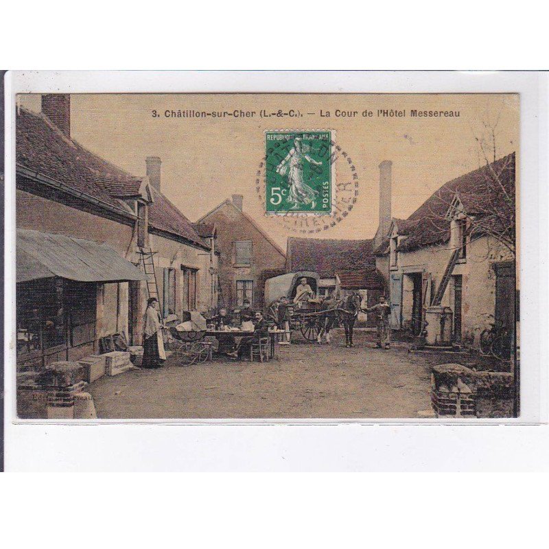 CHâTILLON-sur-CHER: la cour de l'hôtel messereau - état