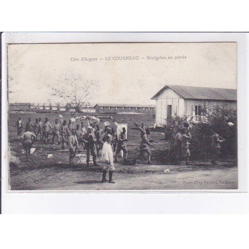 LE COURNEAU: sénégalais en corvée - très bon état