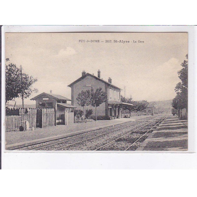 SAINT-ALYRE: la gare - très bon état