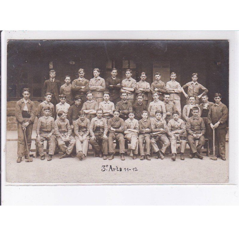 CHARLEVILLE: école(?), usine(?) - très bon état