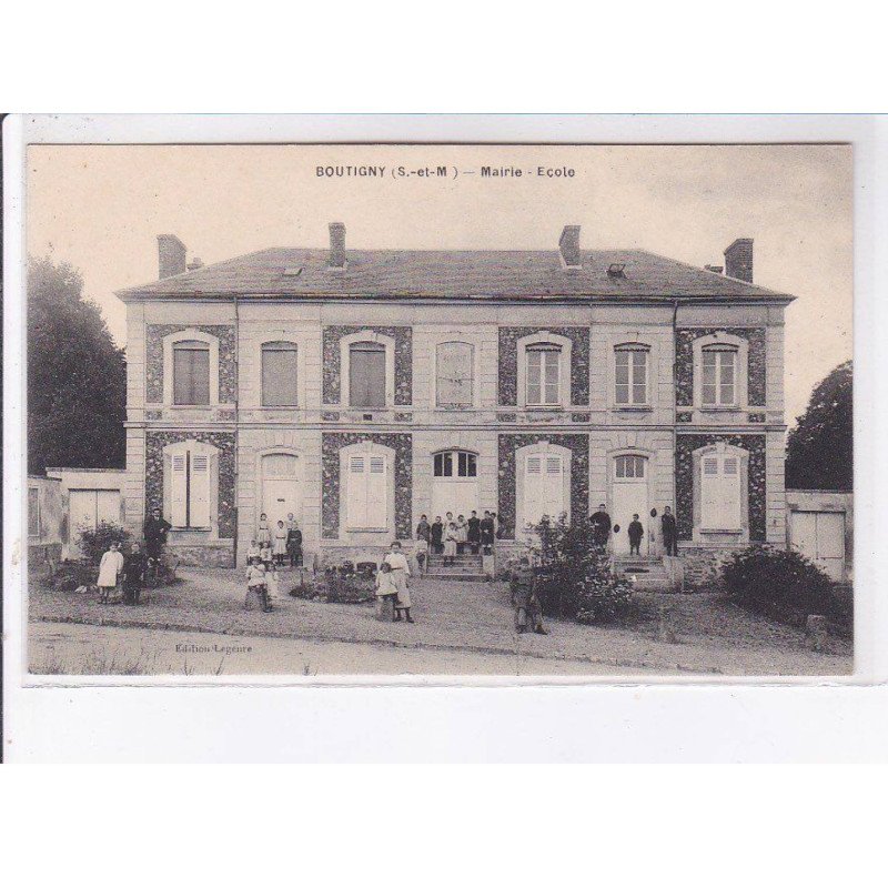 BOUTIGNY: mairie, école - très bon état