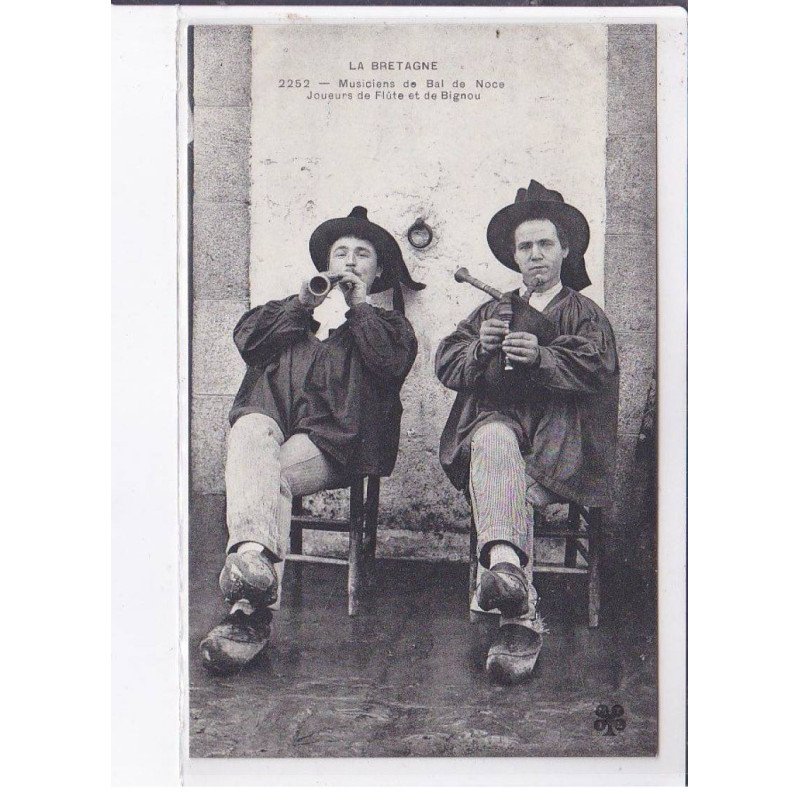 FINISTERE: musiciens de bal de noce joueurs de flûte et de bignou - très bon état
