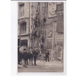 PARIS: colleurs d'affiches, publicité - très bon état