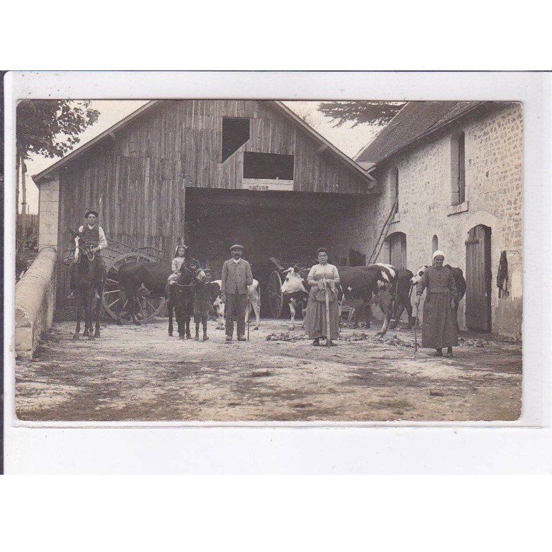 INDRE et LOIRE ou DEUX-SEVRES: intérieur de ferme, à localiser - très bon état