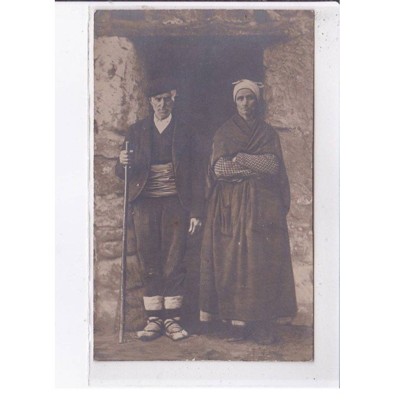 ARIEGE: types, homme et femme - très bon état