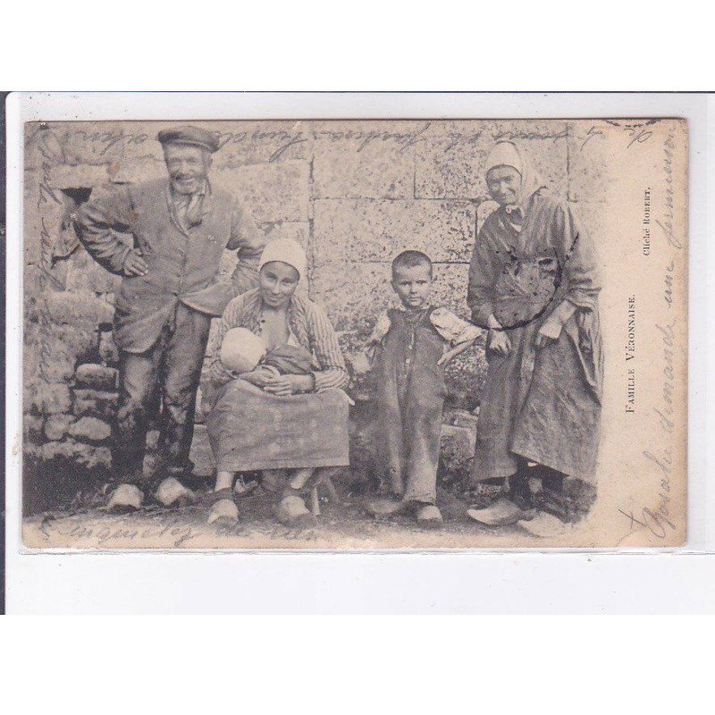 BEAUMONT en VERON: famille véronnaise - très bon état