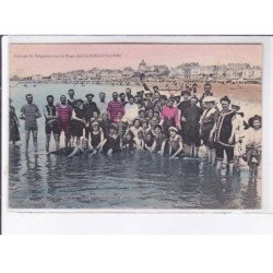 LES SABLES D'OLONNE: groupe de baigneurs sur la plage, rare en couleur - très  bon état