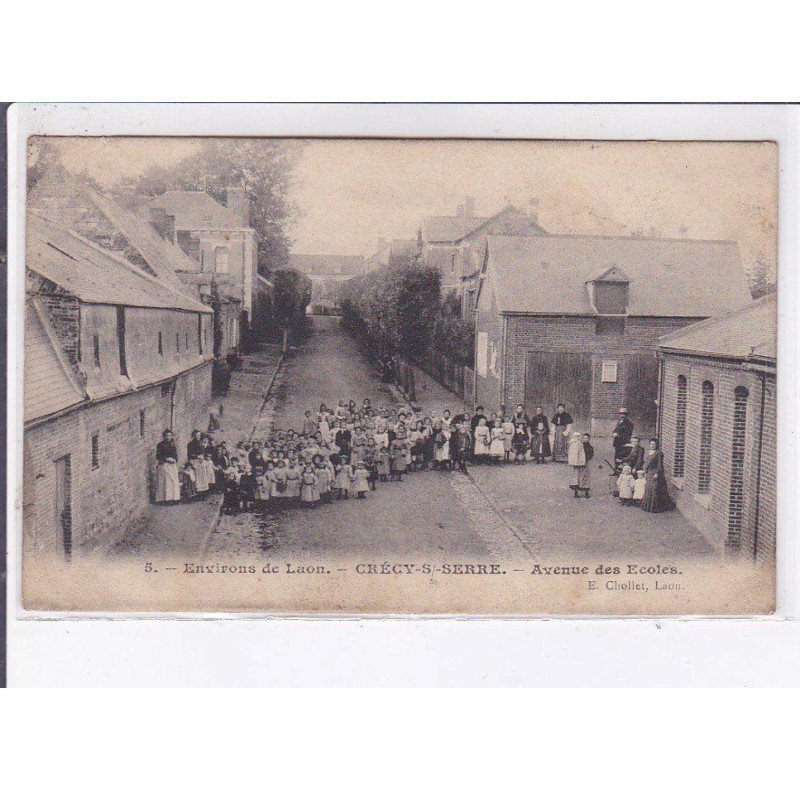 CRECY-sur-SERRE: avenue des écoles - état