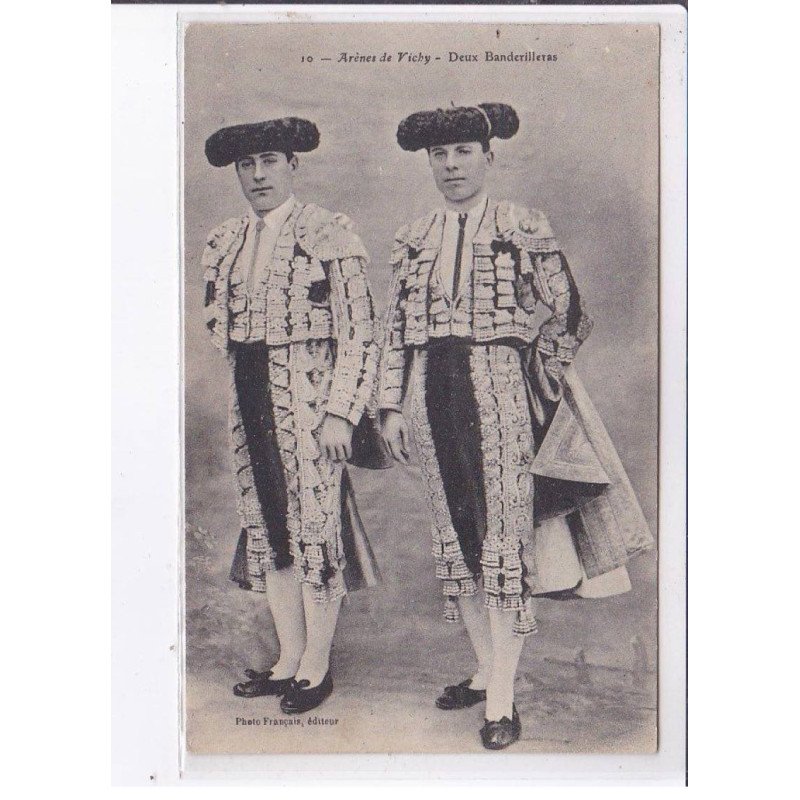 VICHY: arènes de vichy, deux banderilleras - très bon état