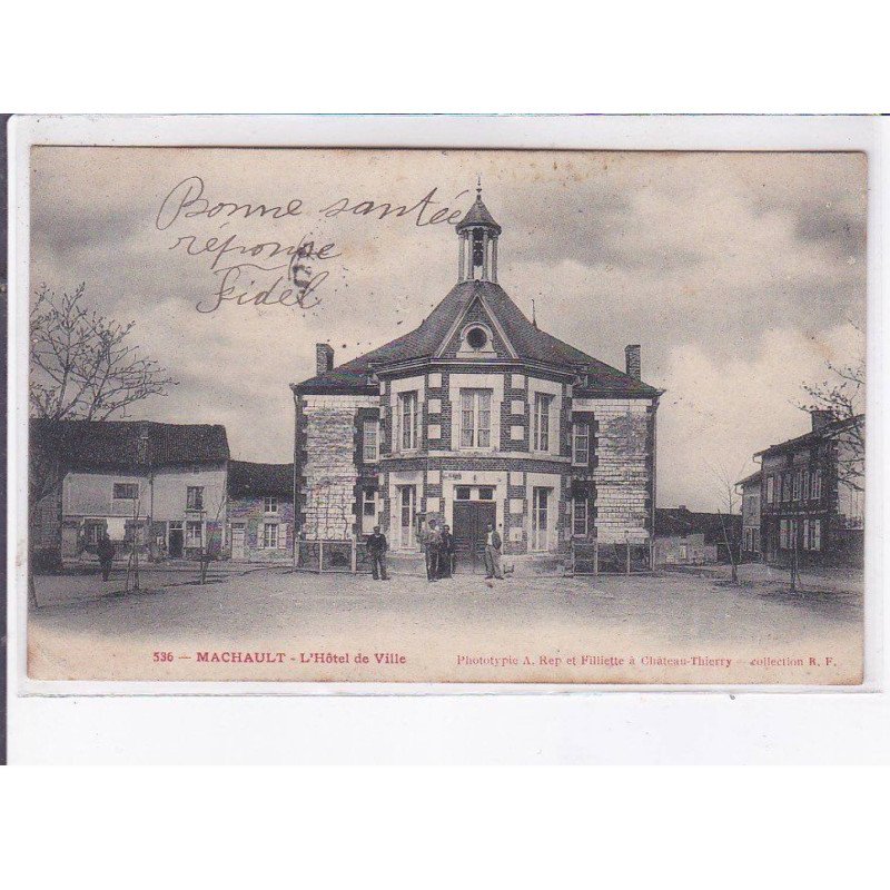 MACHAULT: l'hôtel de ville - très bon état