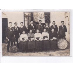 MONTCHENU: classe - très bon état