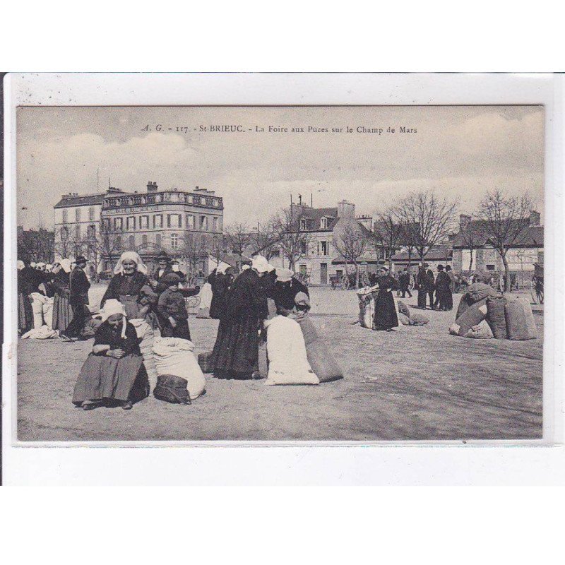 SAINT-BRIEUC: la foire aux puces sur le champ de mars - très bon état