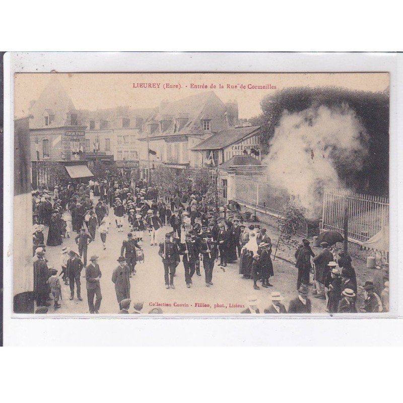 LIEUREY: entrée de la rue de cormeilles - très bon état